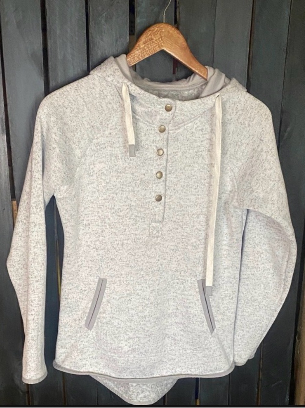 Thread & Supply Cozy Gray heather Women's partial snap Hoodie small 2 pockets
